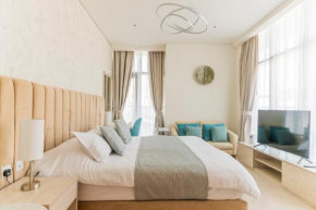 Studio with private beach access at Palm Jumeirah